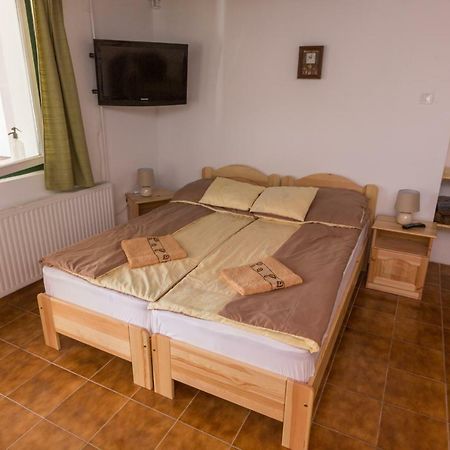 Gadoros Vendeghaz Hotell Egerszalók Eksteriør bilde